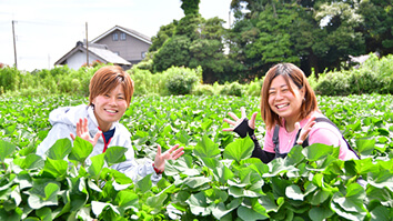 鈴木梨紗さん（32歳）北川千晴さん（34歳）